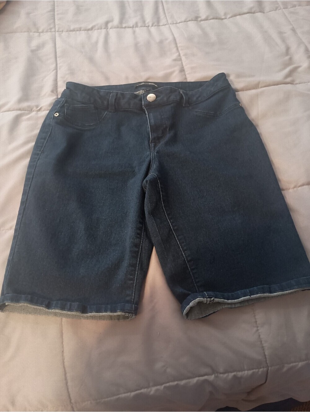 Az denim dark wash Bermuda shorts size 14